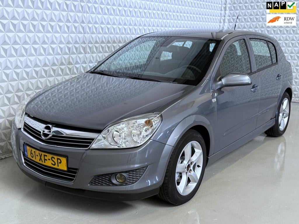 Opel Astra 1.6 Temptation APK-AIRCO-CRUISE / 211.000km (2007, Voorwielaandrijving, 15 km/l, Gebruikt, Lichtsensor