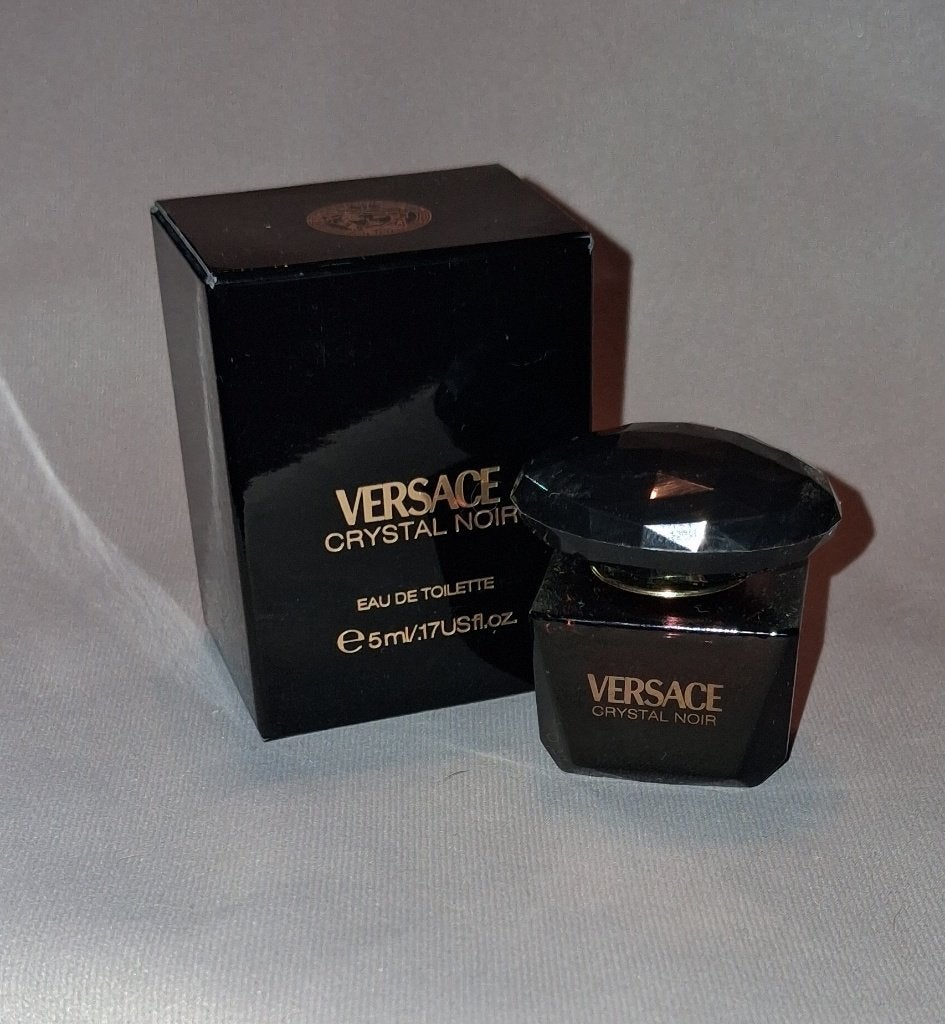 Luxe parfum mini - Versace crystal noir + doosje, Ophalen of Verzenden, Zo goed als nieuw, Miniatuur, Gevuld