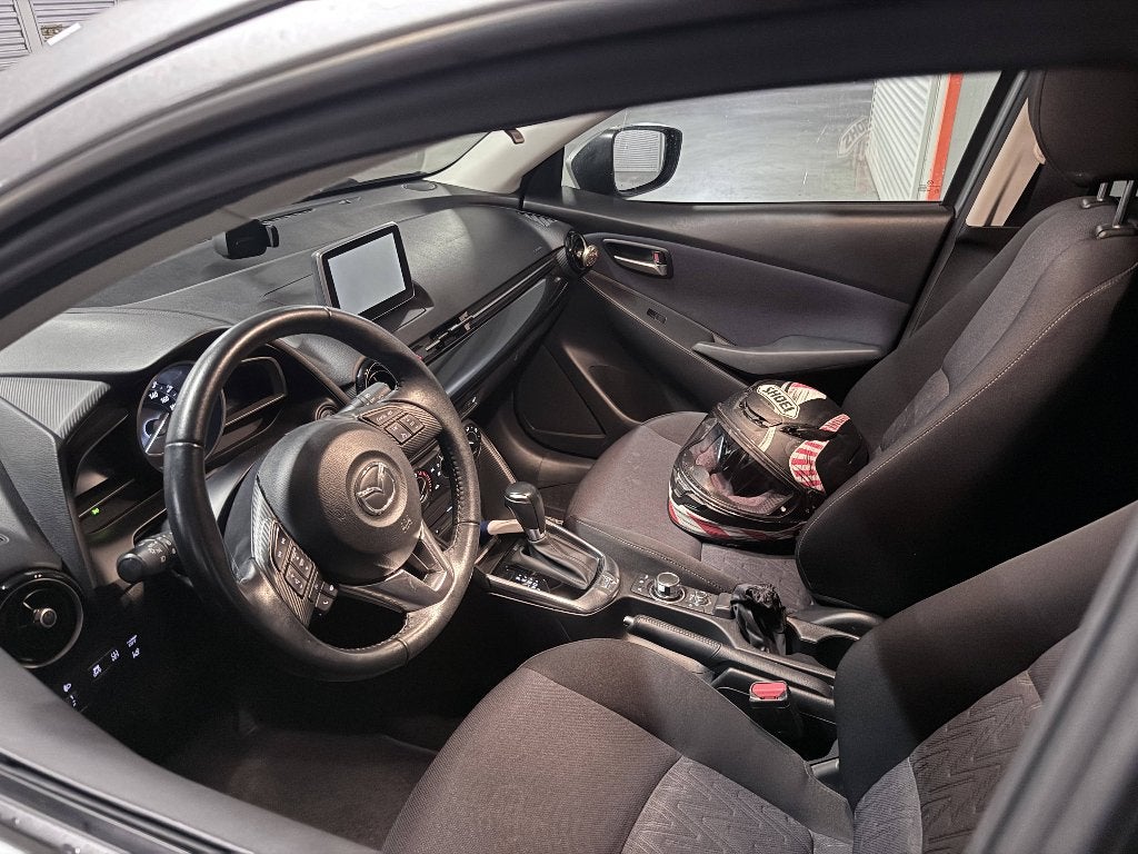 Foto 7 van Mazda 2 1.5 Skyactiv-g 90PK AUTOMAAT 2015 Grijs