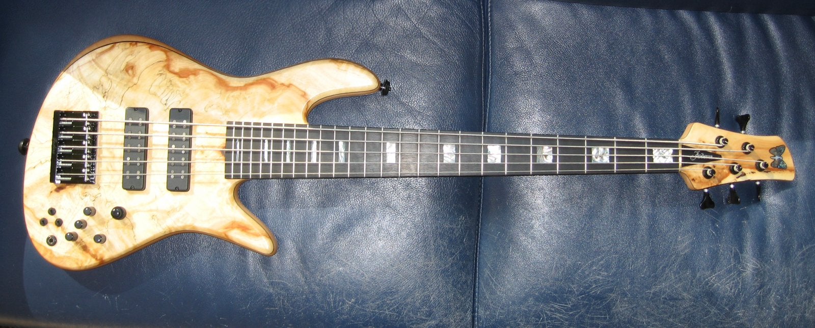 Fodera Chestnut Emperor 5 Deluxe, Muziek en Instrumenten, Ophalen, Zo goed als nieuw, Elektrisch, 5-snarig
