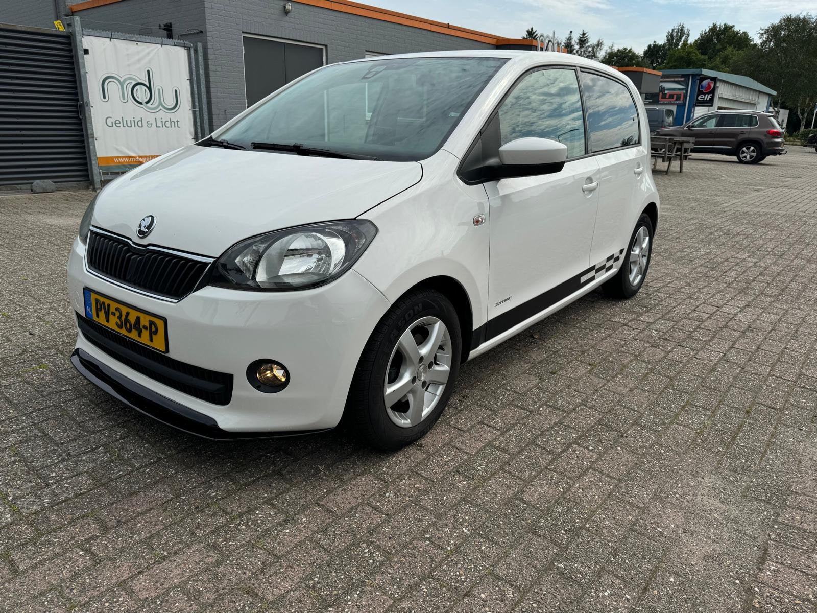 Skoda Citigo 1.0 Greentec - 2014 - +-109.000 km - nieuwe APK, Voorwielaandrijving, Stof, Zwart, 840 kg