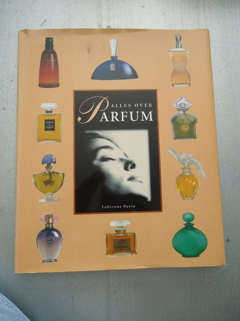 Alles over Parfum - Fabienne Pavia (Boek), Ophalen of Verzenden, Zo goed als nieuw, Overige typen