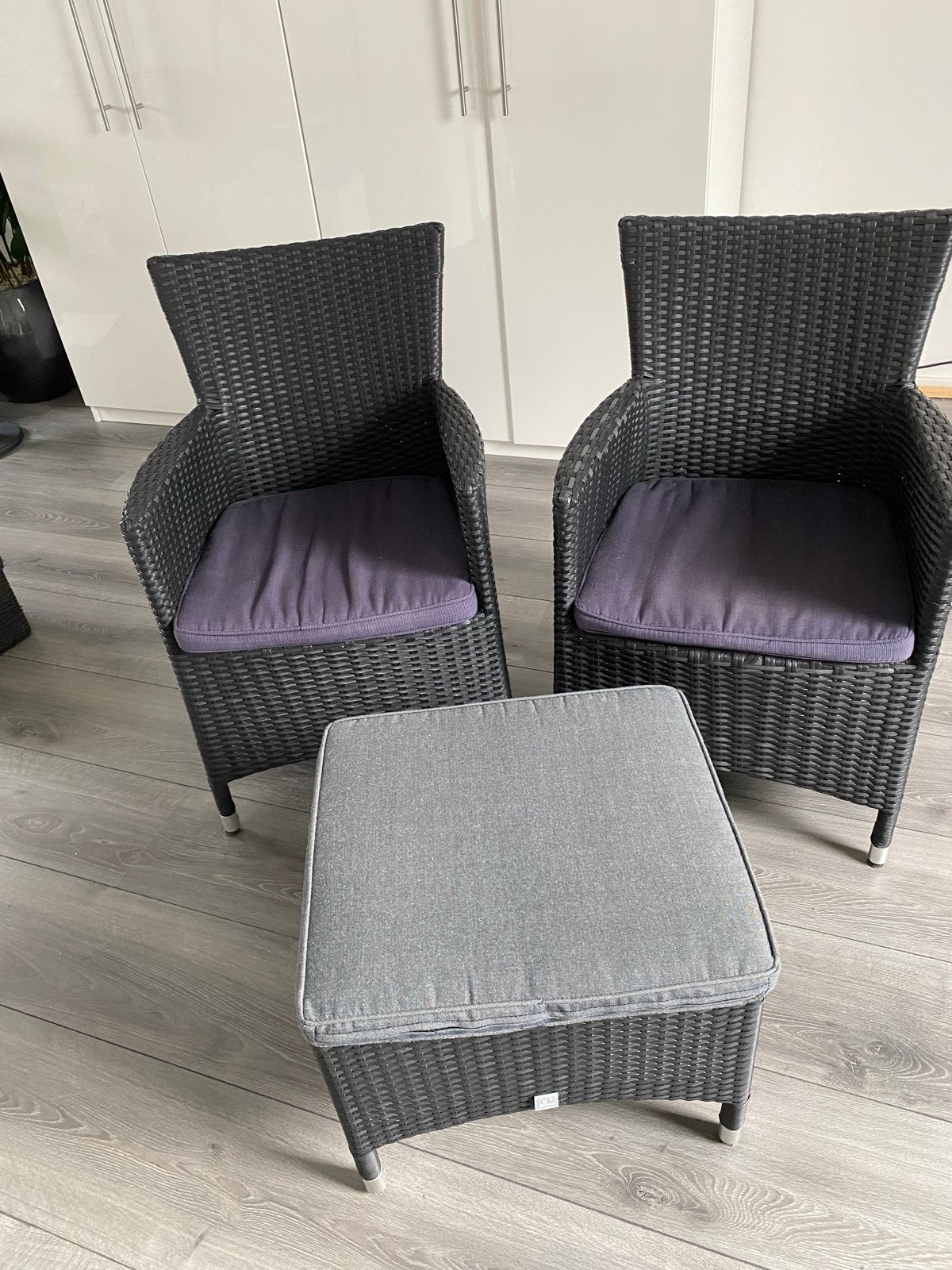 2 tuinstoelen met kruk/tafel, Ophalen, Gebruikt