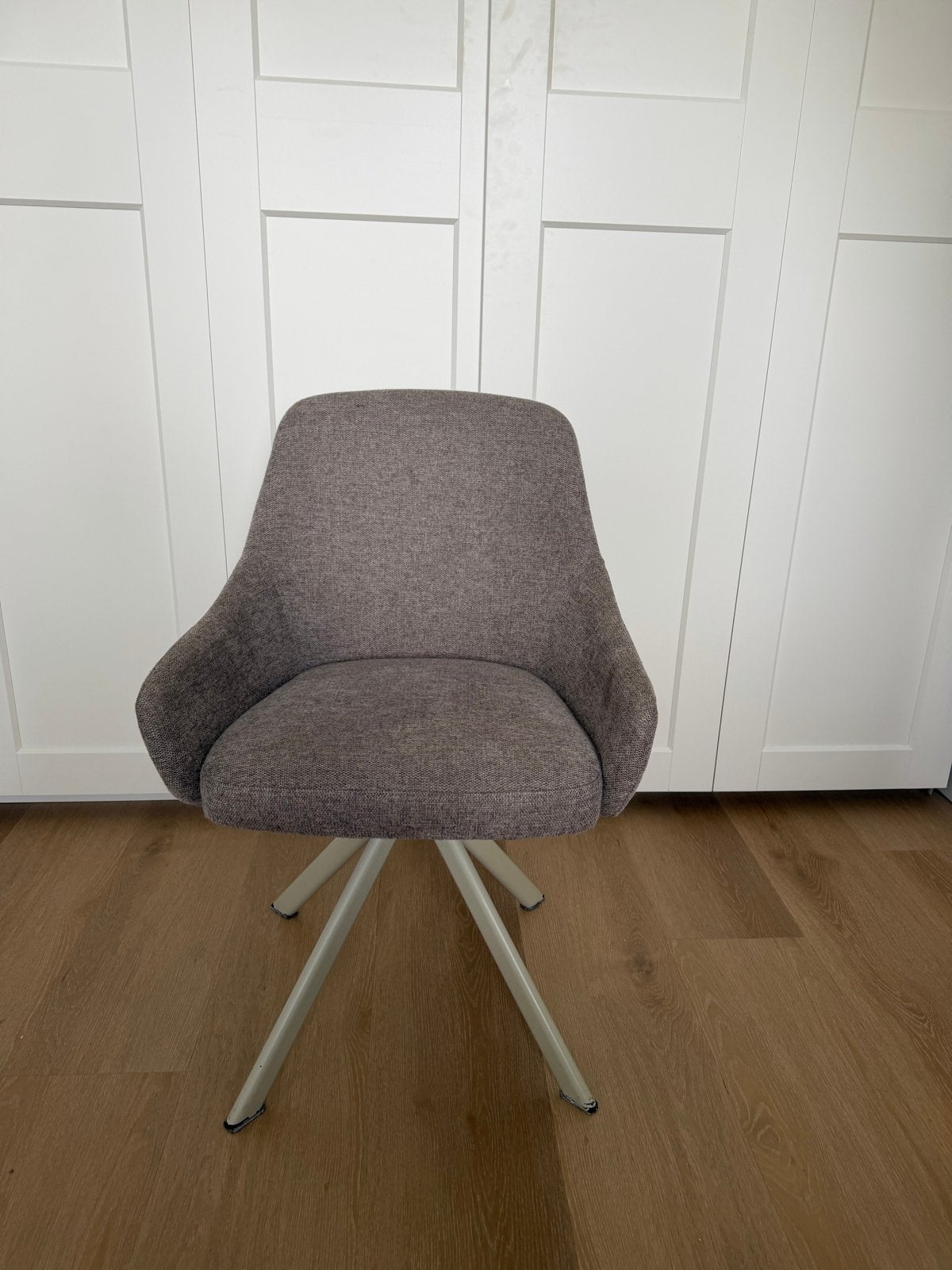 JYSK Rostrup draai eetkamerstoel - beige poten, Ophalen, Gebruikt, Overige kleuren, Eén