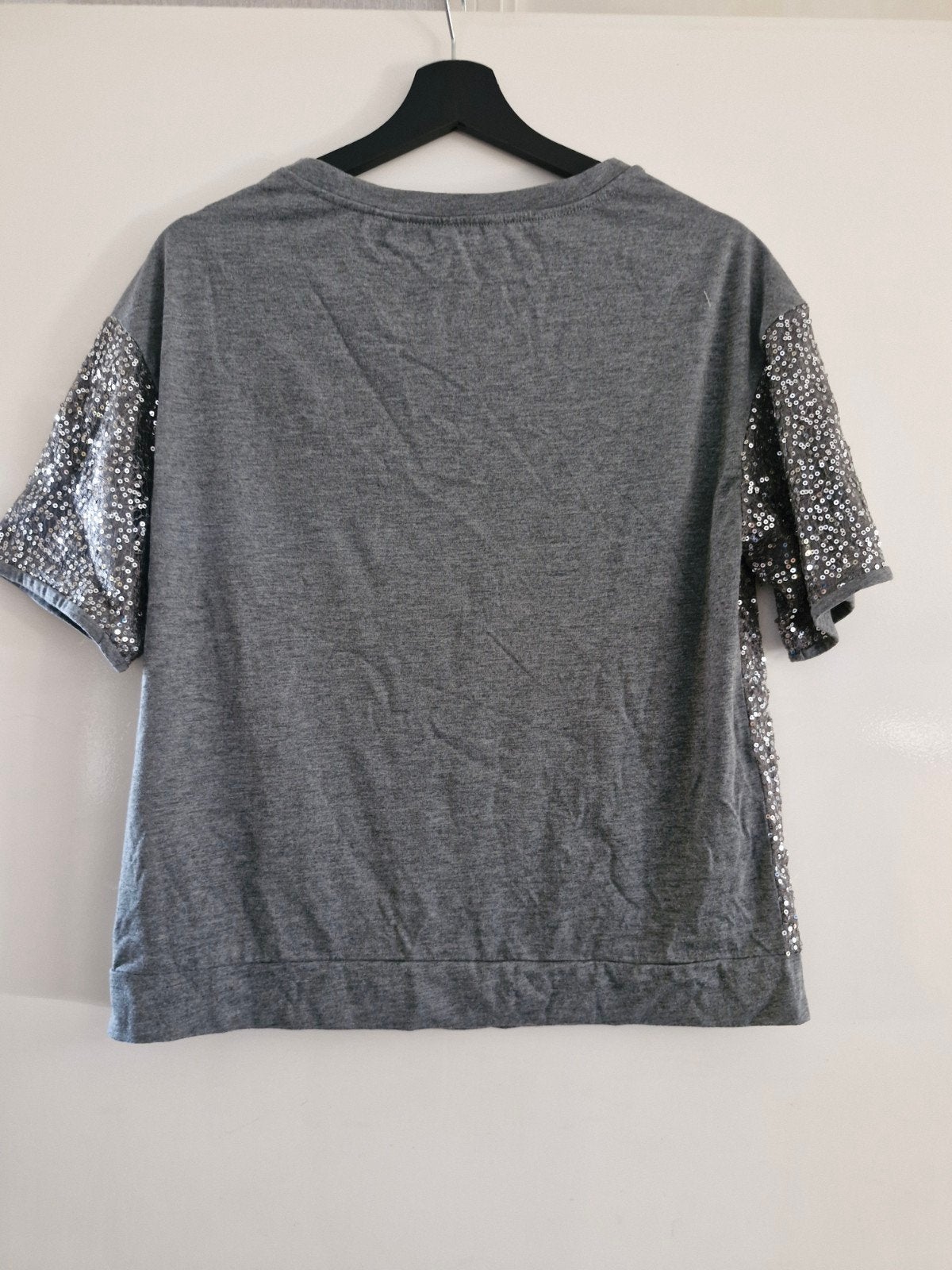 Grijs tshirt met pailletten maat M, Maat 38/40 (M), WE, Onbekend, Ophalen of Verzenden
