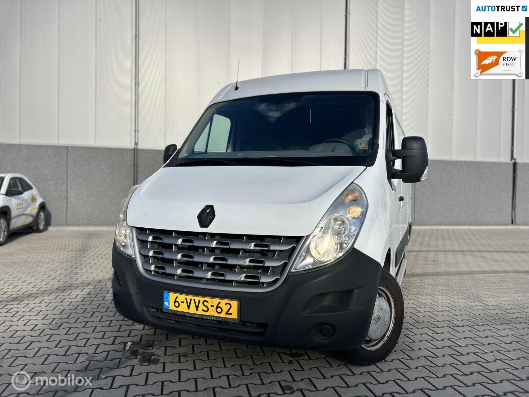 Renault Master bestel T28 2.3 dCi L1H2|NAP|3 ZITS|CRUISE CON, Auto's, Euro 5, 4 cilinders, Renault, 2500 kg