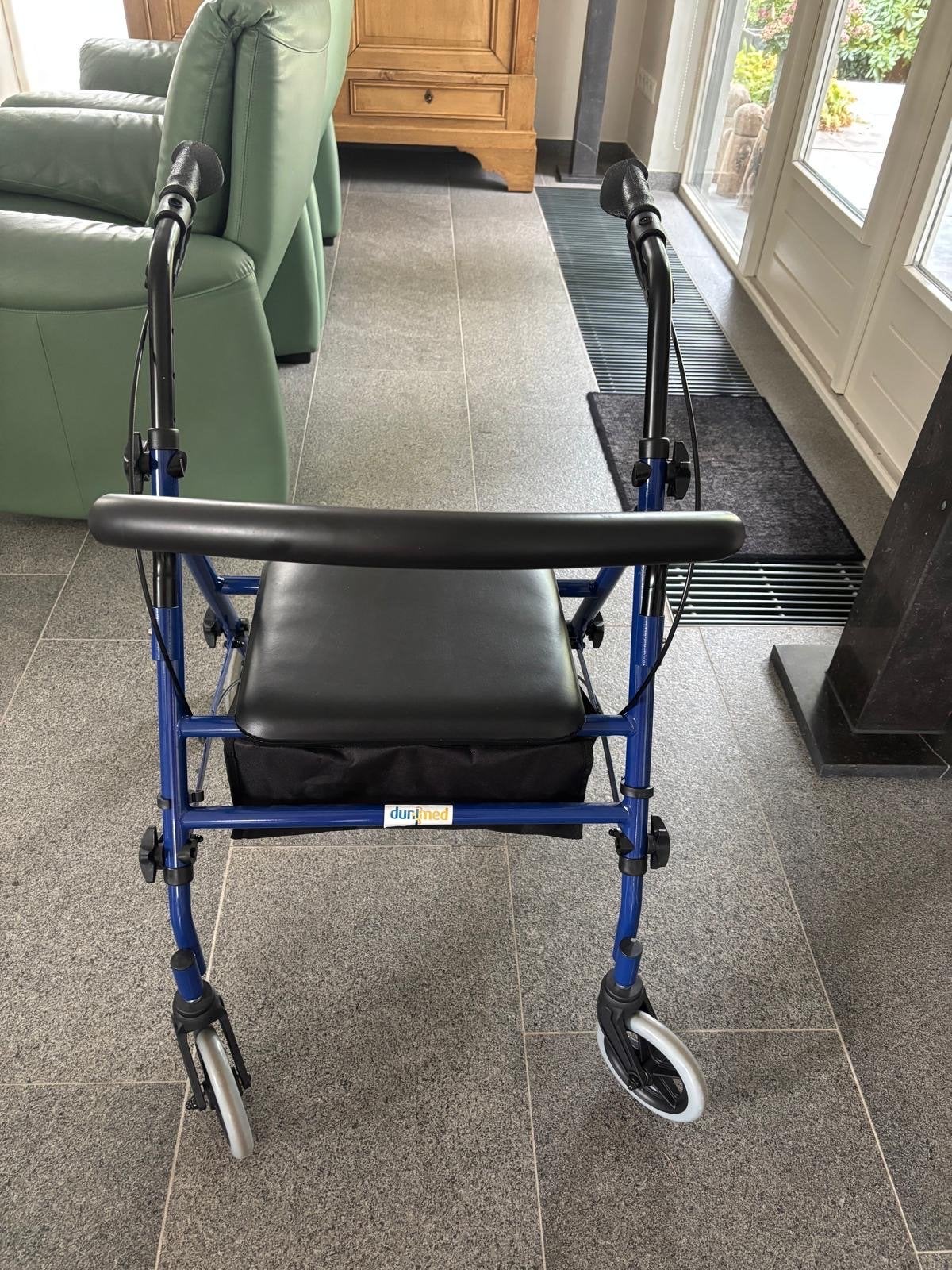 In nieuwstaat verkerende rollator, Diversen, Ophalen, Zo goed als nieuw