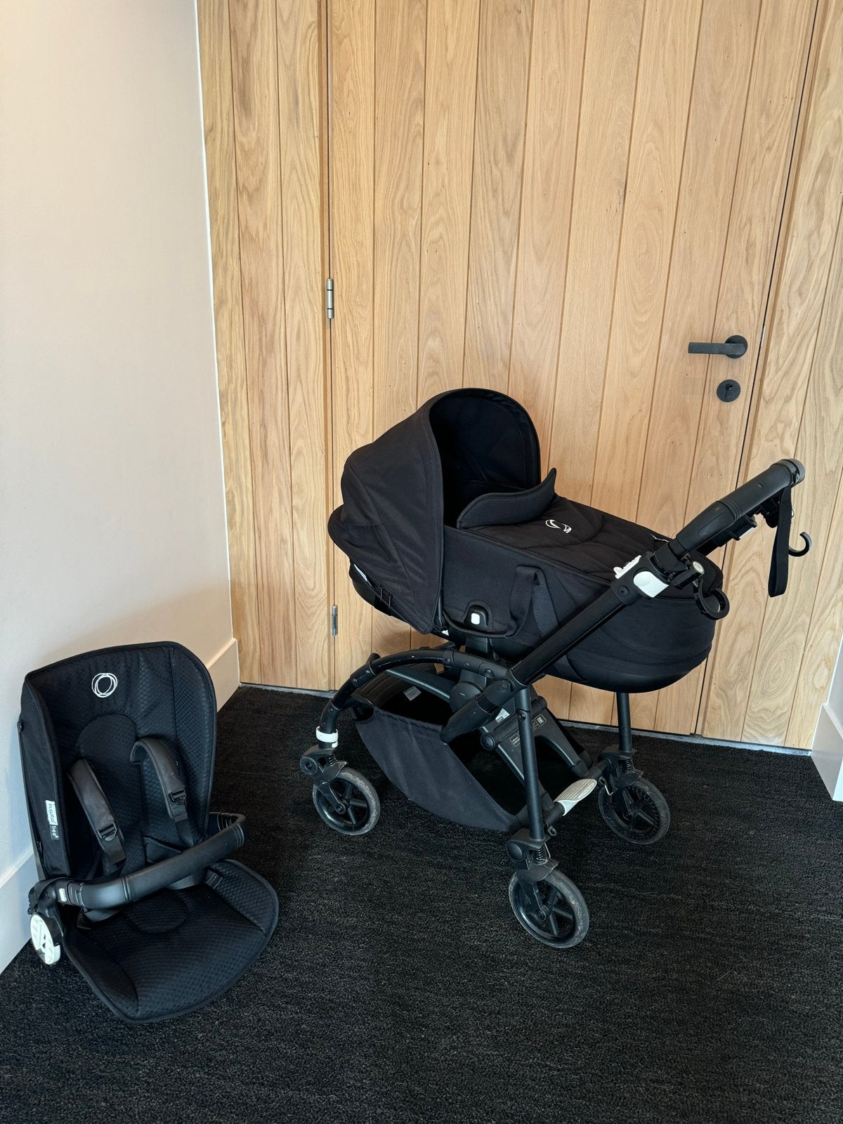 Bugaboo Bee 6 all black 2 in 1 kinderwagen met reiswieg, Ophalen, Bugaboo, Zo goed als nieuw, Combiwagen