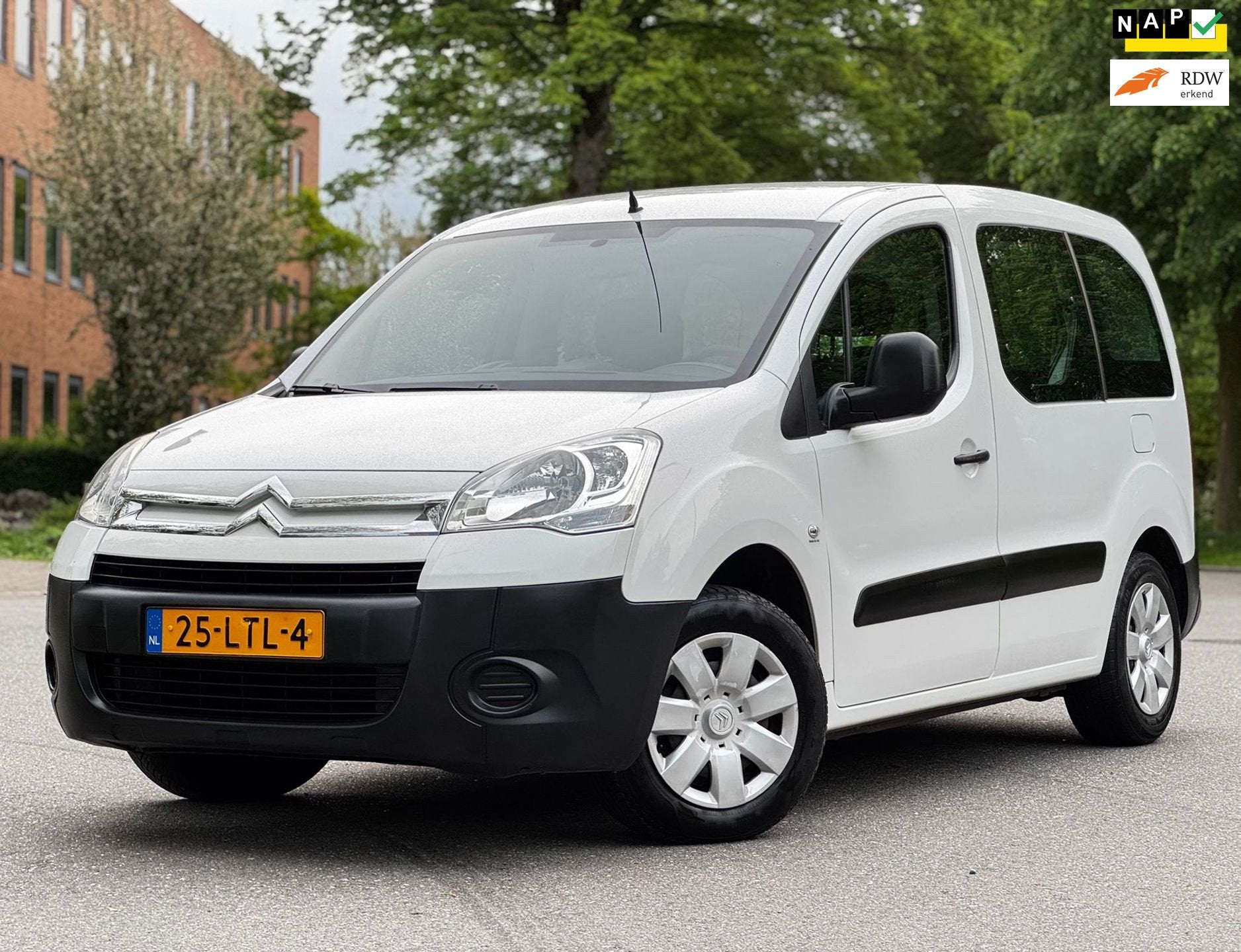 Citroen Berlingo 1.6-16V Cinqspace|INCL BTW|ORIGINEEL NL|ZEE, Auto's, Voorwielaandrijving, Gebruikt, 4 cilinders, Wit