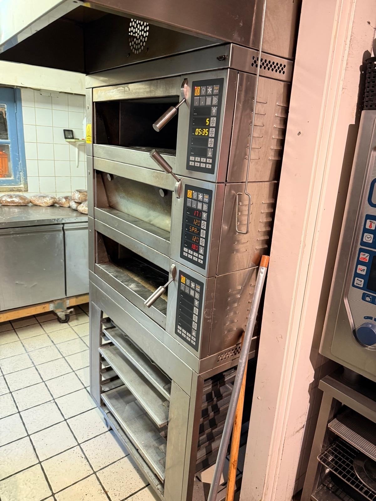 Miwe Condo 3-deks bakkerijoven met afzuigkap, Ophalen, Gebruikt, Bakkerij en Slagerij