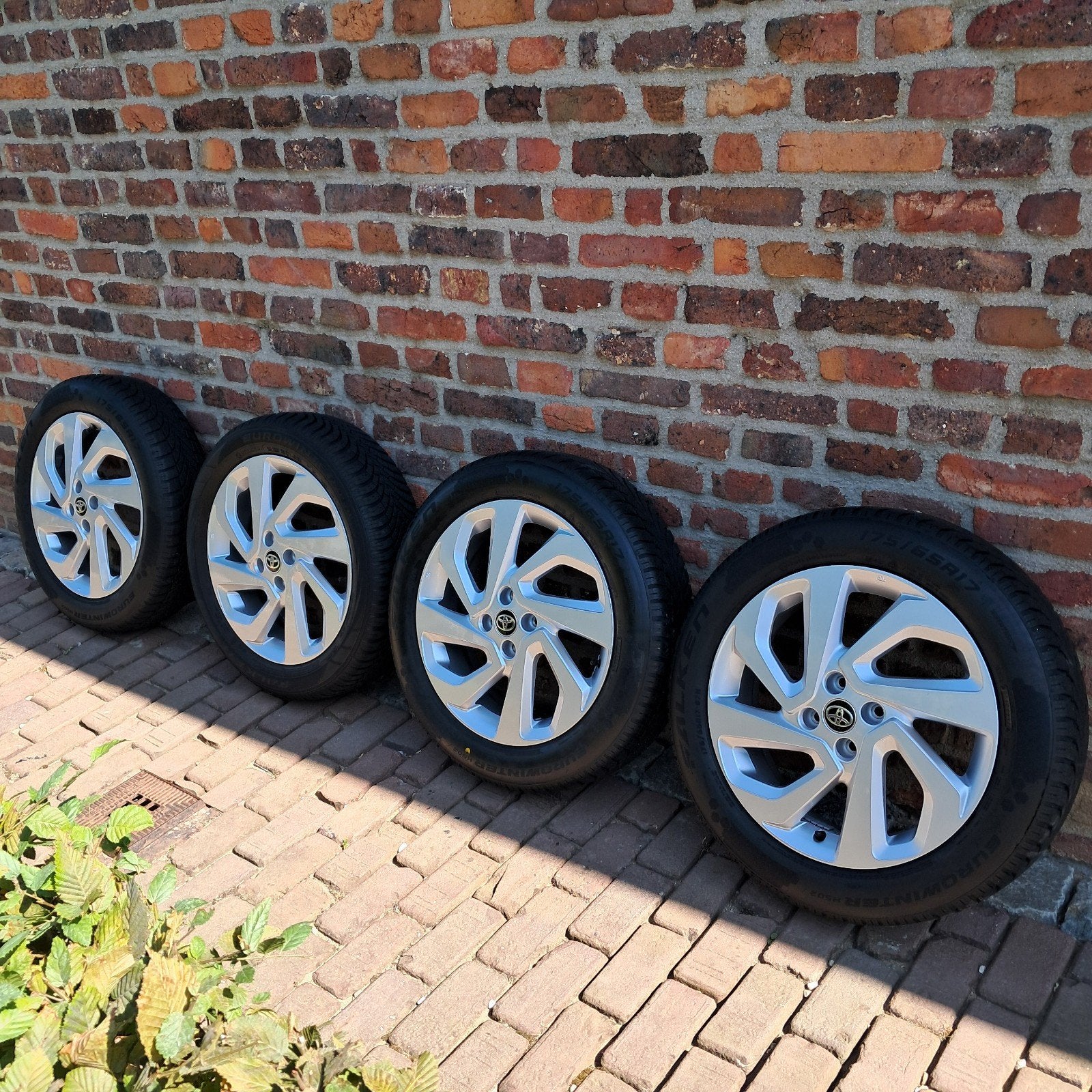 Zeer nette originele Toyota Aygo X winterset 17 inch, Auto-onderdelen, Banden en Velgen, Ophalen, 17 inch, Winterbanden, Banden en Velgen