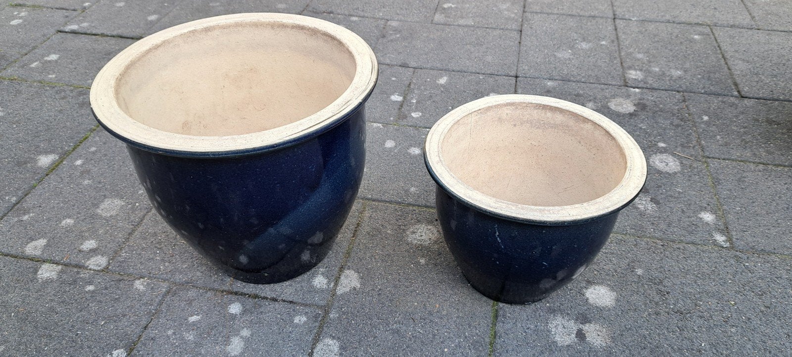 Set van 2 blauwe geglazuurde keramieken bloempotten, Ophalen