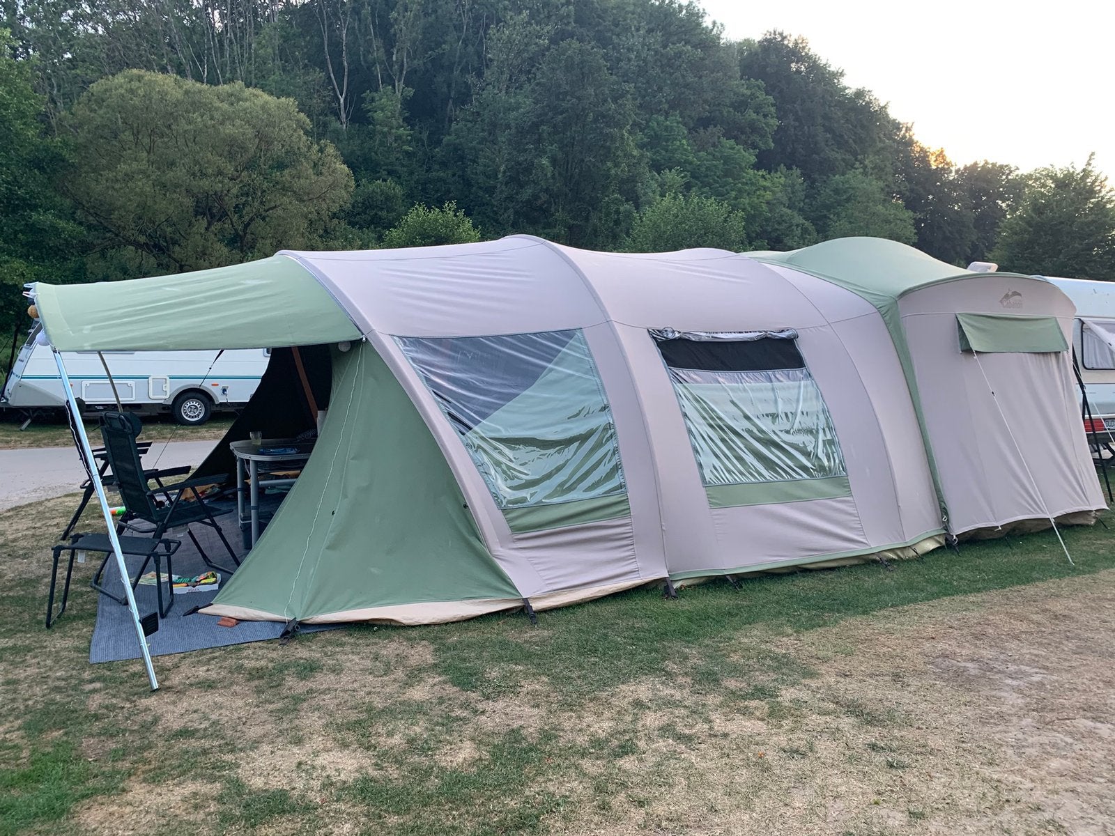 Cabanon Chamonix De Luxe 8 personen-Vouwwagen vakantieklaar!, Ophalen, Cabanon, Aanwezig, Meer dan 6