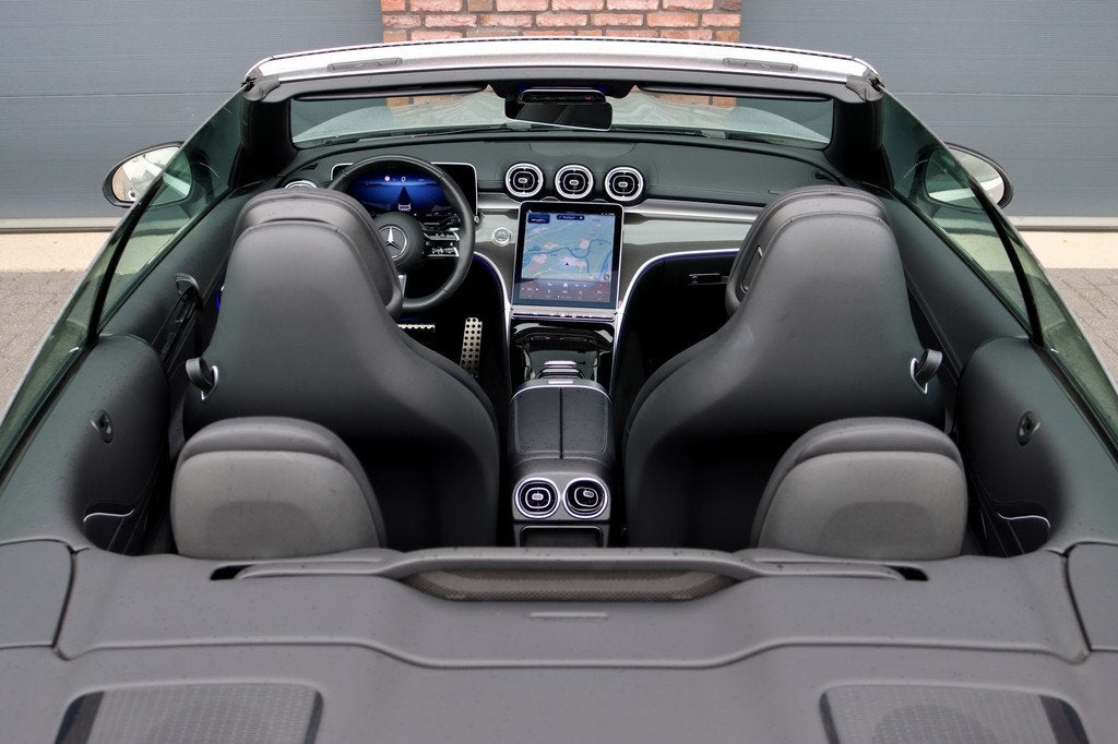 Mercedes-Benz CLE Cabriolet 200 AMG Line | Memory | Distroni, Auto's, Mercedes-Benz, Gebruikt, 4 cilinders, Cabriolet, 4 stoelen