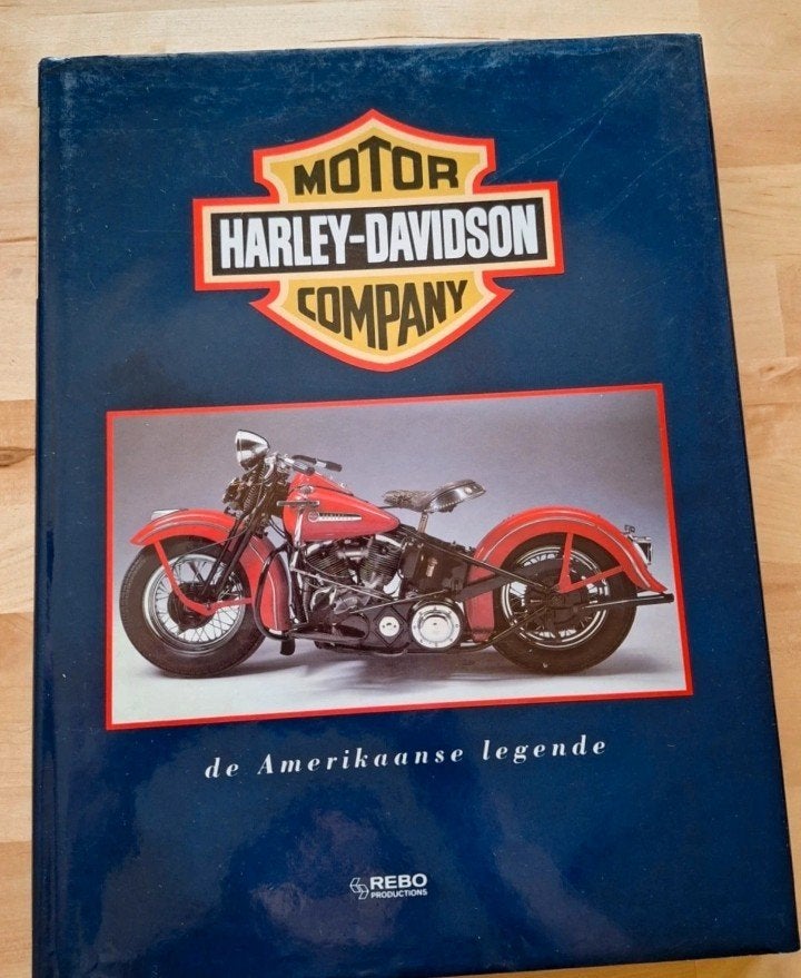 Groot nostalgisch Harley Davidson boek De Amerikaanse legend, Ophalen of Verzenden, Jim Hensveld