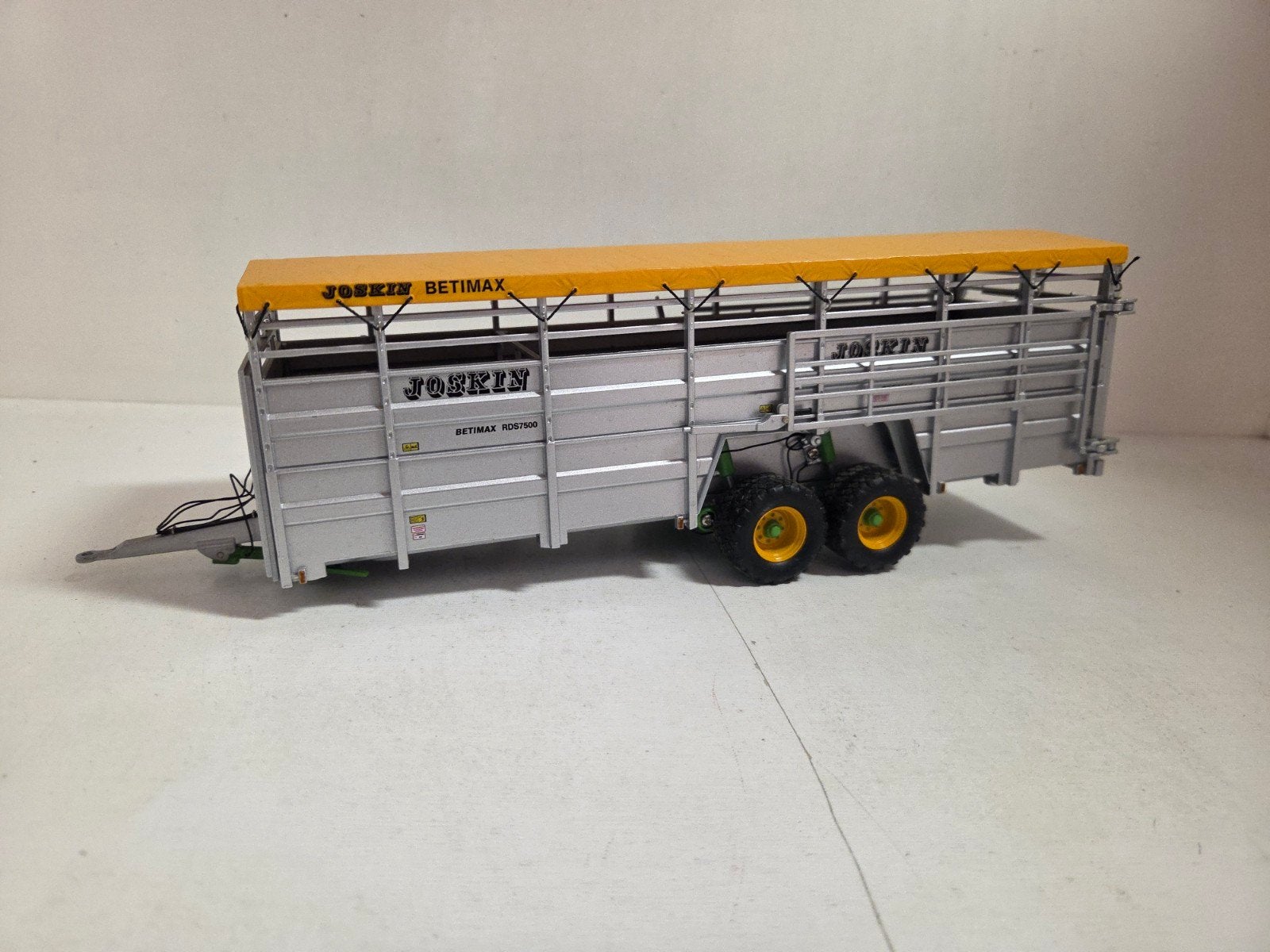 Universal Hobbies Joskin Betimax veewagen 1:32, ., Tractor of Landbouw, Ophalen of Verzenden, Zo goed als nieuw