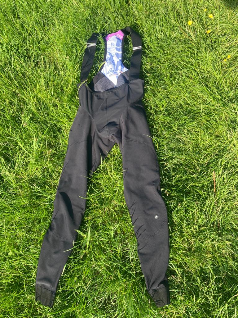 Heren Fietsbroek / koersbroek van assos maat medium, Fietsen en Brommers, Fietsaccessoires | Fietskleding, Ophalen, Zo goed als nieuw