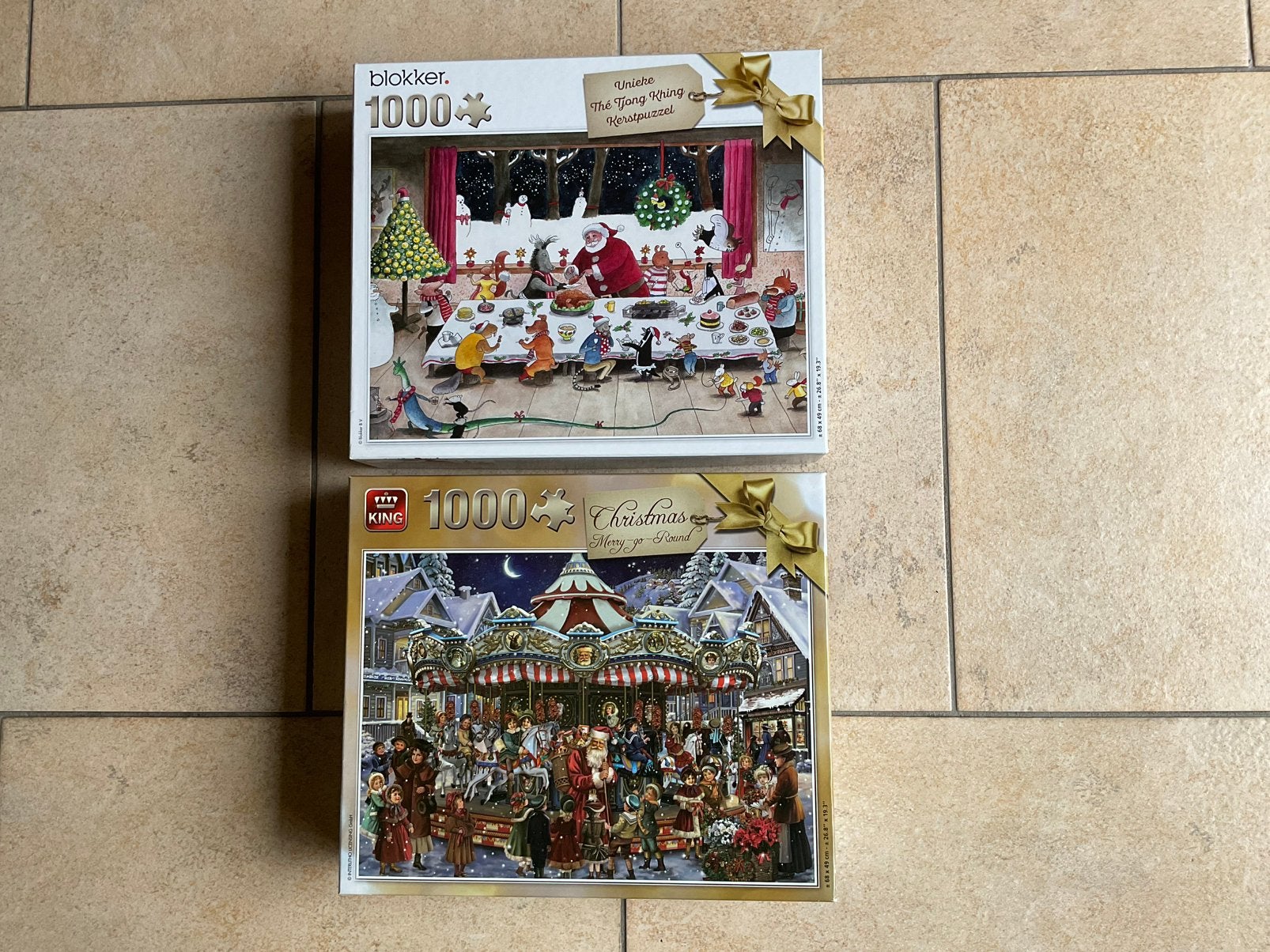 2 puzzels 1000 stukjes Disney Christmas, Hobby en Vrije tijd, Ophalen of Verzenden, Zo goed als nieuw, Legpuzzel