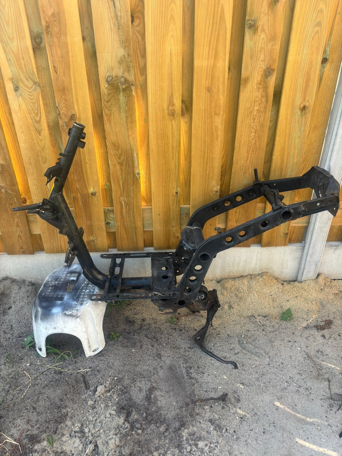 Piaggio typhoon 125cc frame, Ophalen, Zo goed als nieuw, Frame