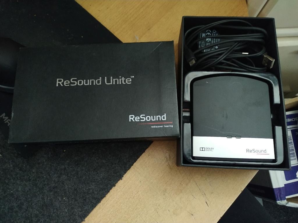 De ReSound TV Streamer 2 en ReSound Unite 2, Ophalen of Verzenden, Zo goed als nieuw