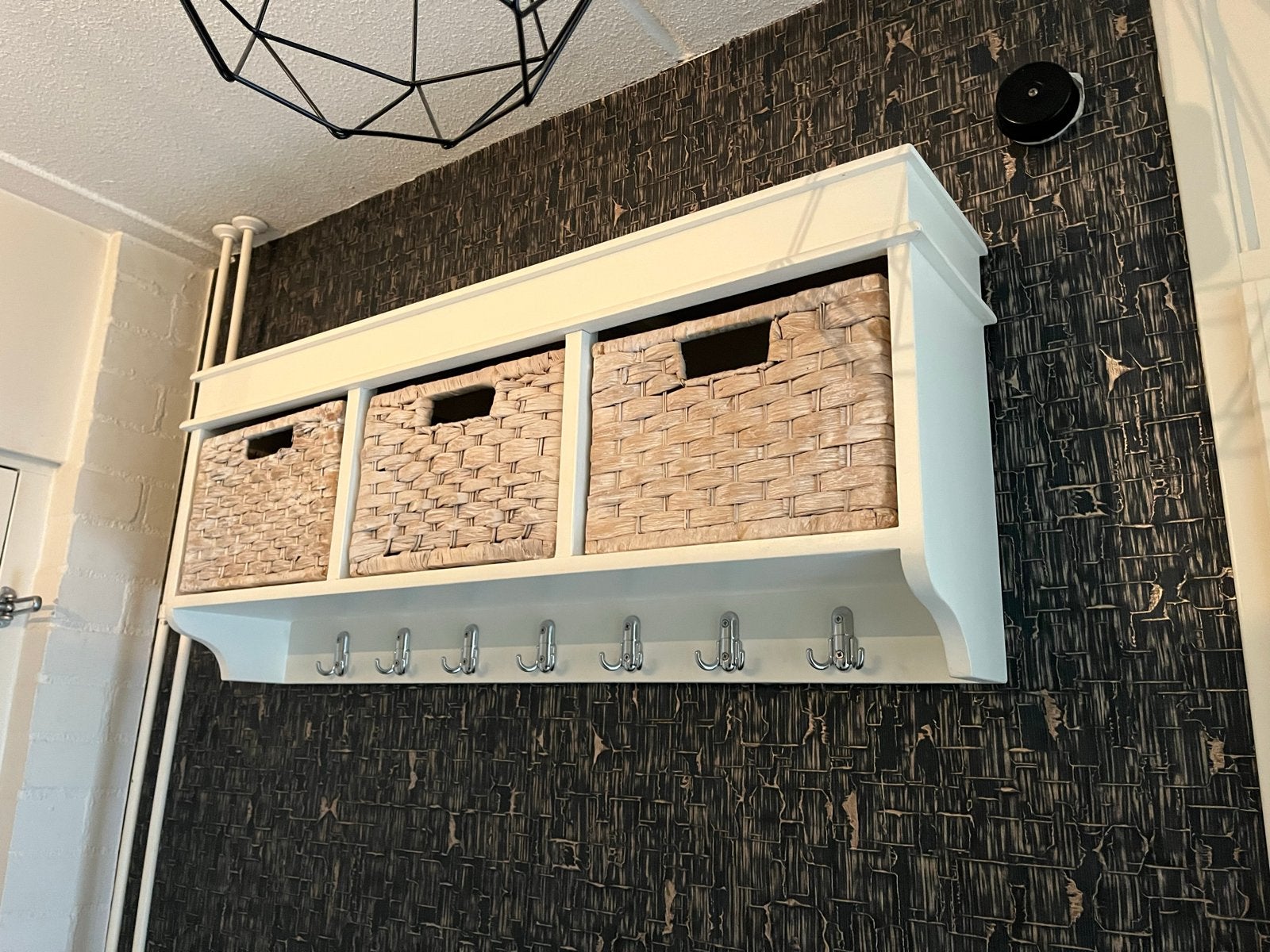 Witte wandkapstok met rotan manden, Huis en Inrichting, Gebruikt, Minder dan 100 cm, Hout, Ophalen