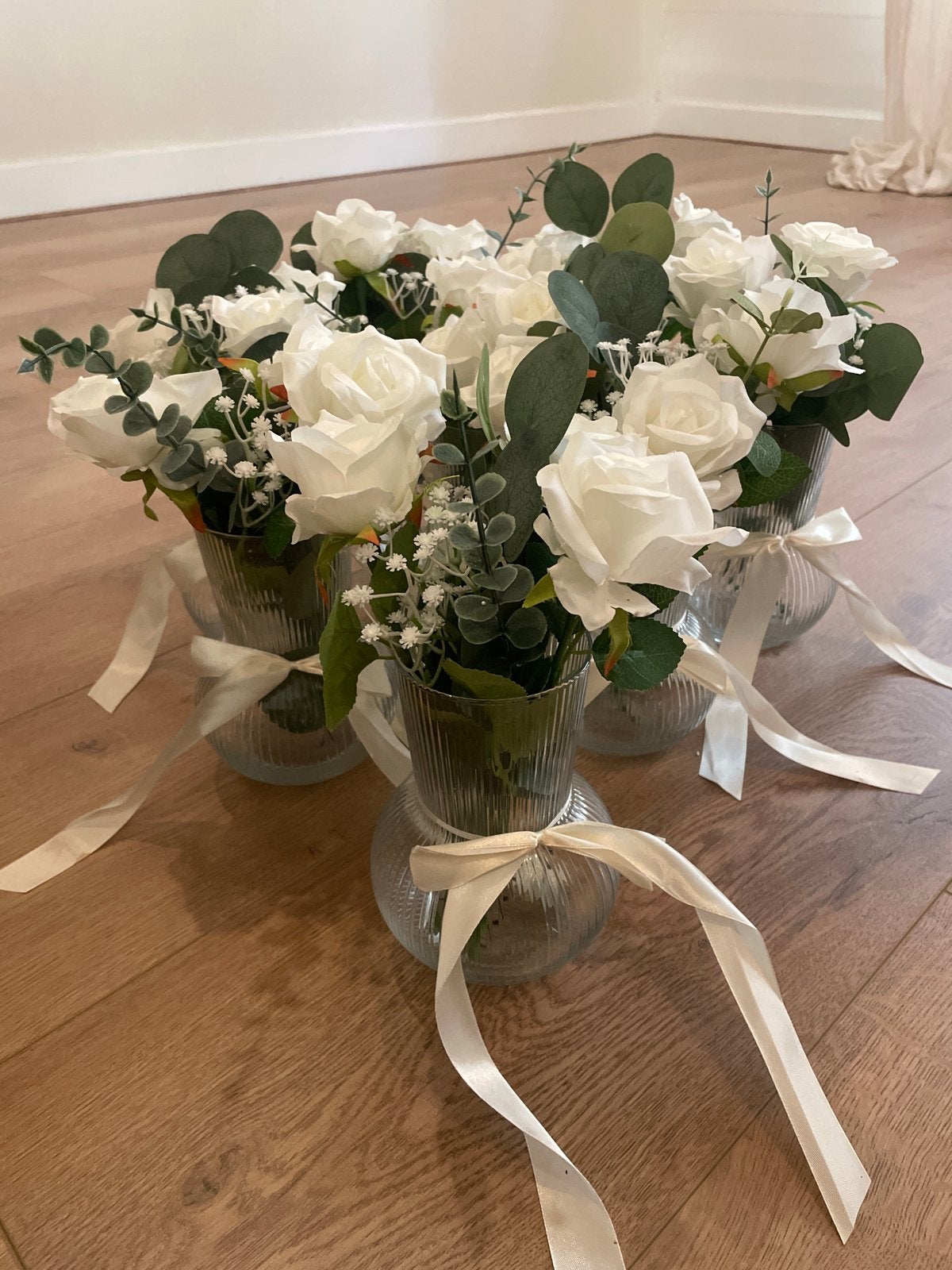 8 glazen vazen met kunstbloemen - bruiloft, Huis en Inrichting, Ophalen of Verzenden, Zo goed als nieuw, Wit, Glas
