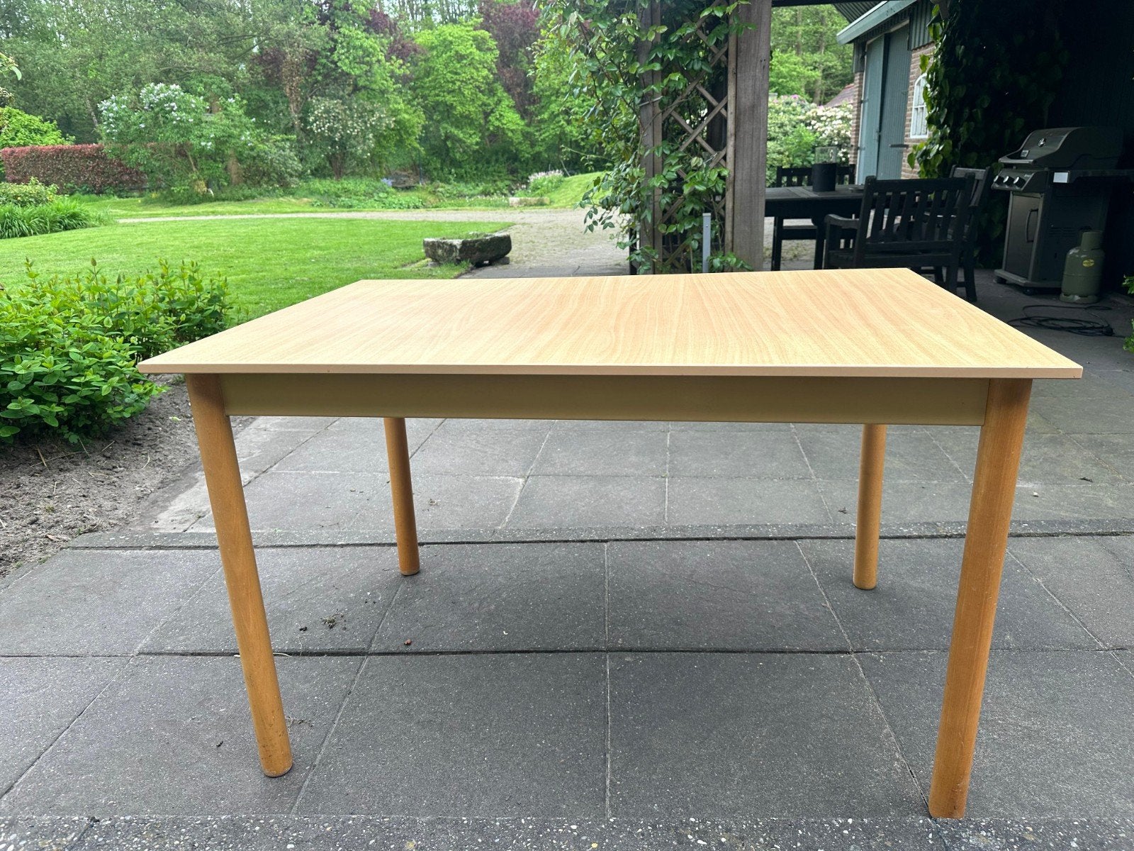 Eenvoudige tafel 120x80cm, hoogte 73cm, Ophalen