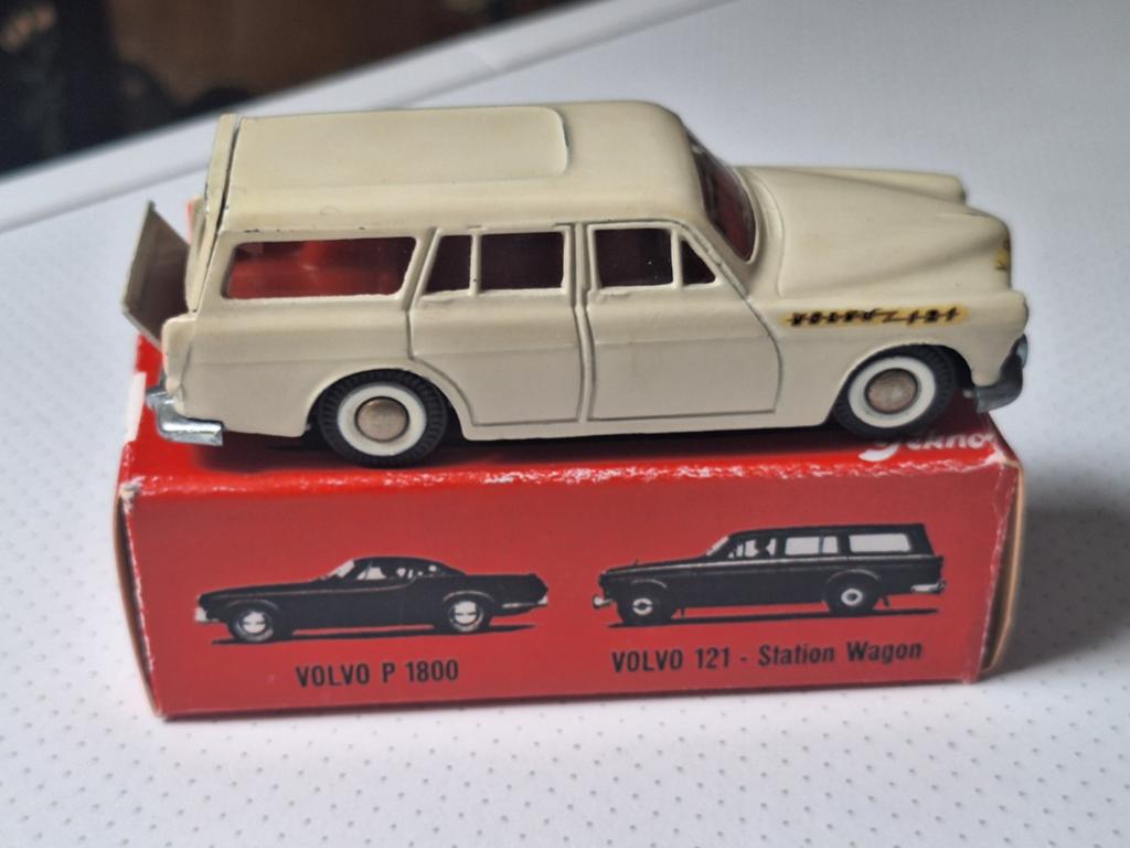 Volvo 220 amazon combi tekno, Hobby en Vrije tijd, Modelauto's | 1:43, Ophalen of Verzenden, Zo goed als nieuw, Auto, Overige merken