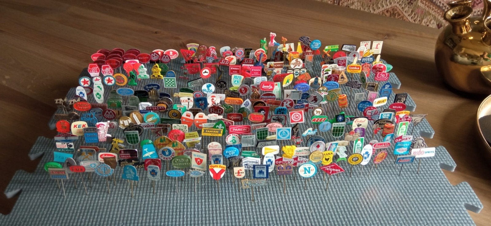 Grote collectie vintage speldjes jaren '60 en '70, Verzamelen, Ophalen, Gebruikt, Overige onderwerpen, Speldje of Pin