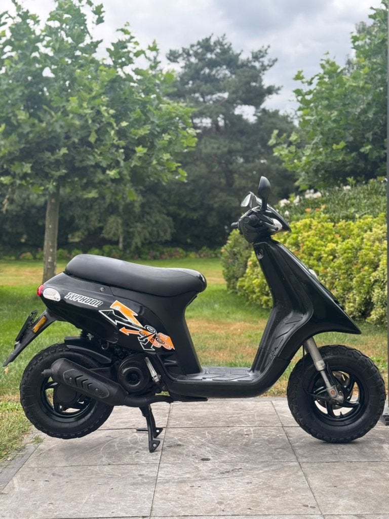 ⭐️Piaggio Typhoon 50cc 2 takt glans zwart nette staat⭐️, Fietsen en Brommers, Scooters | Piaggio, Niet ingevuld, Niet ingevuld
