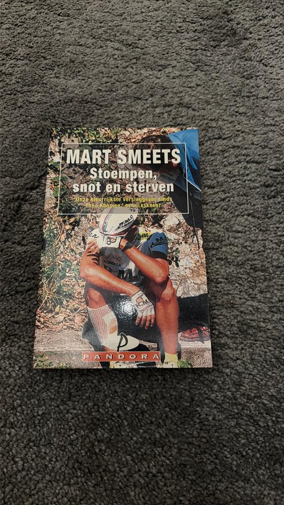 Mart Smeets - Stoempen, snot en sterven, Ophalen of Verzenden, Zo goed als nieuw, Mart Smeets