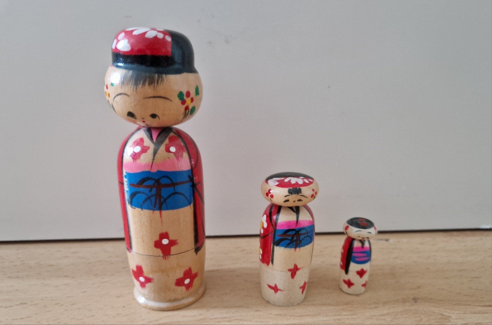 Kokeshi Japanse vintage retro poppen hout bobblehead 3 stuks, Antiek en Kunst, Ophalen of Verzenden
