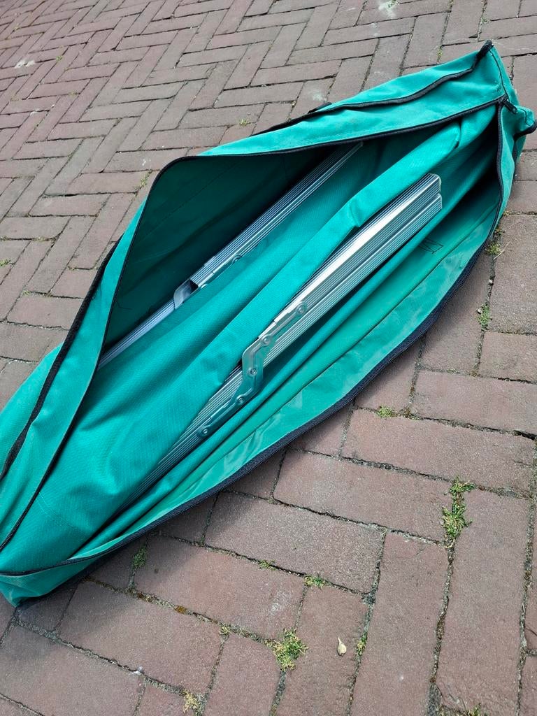 Vouwbed / Veldbed in draagtas - Ideaal voor kamperen, Ophalen, Nieuw