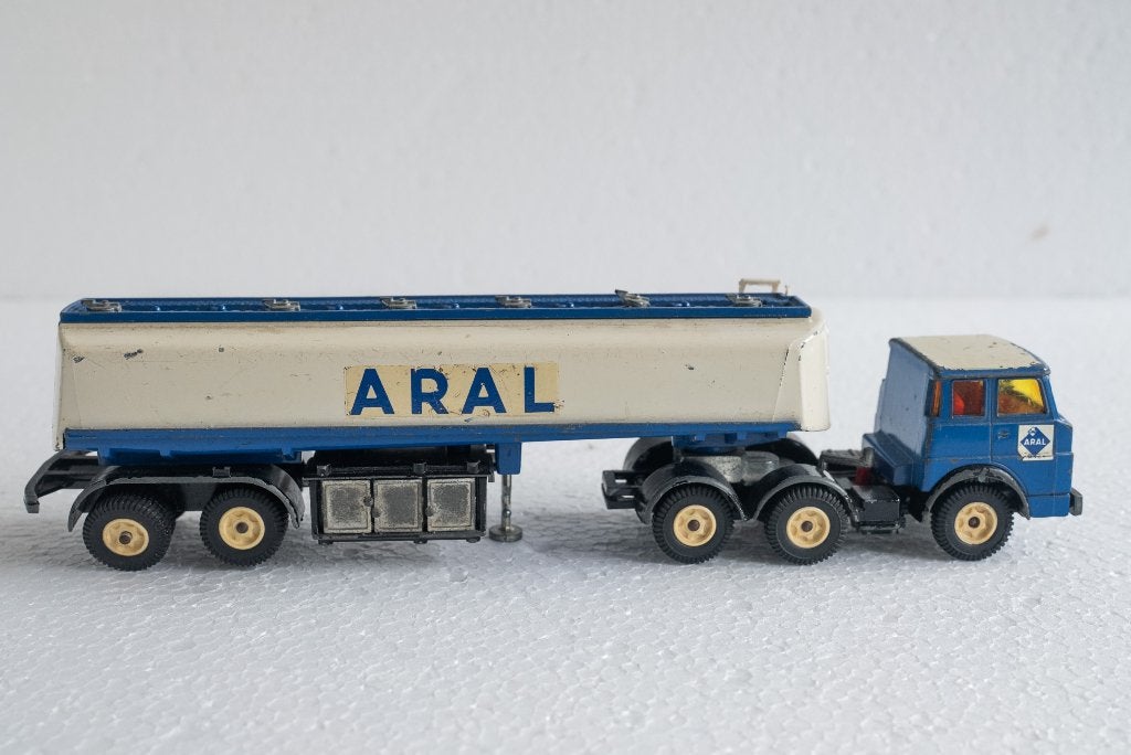 SIKU V288 HENSCHEL F201S-2A ARAL Tankwagen 1974, Ophalen of Verzenden, Gebruikt