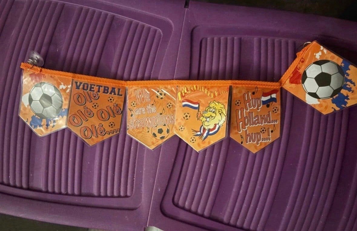 Oranje Voetbal Slinger - Hup Holland Hup!, Ophalen of Verzenden, Gebruikt, Versiering, Oranje of Koningsdag