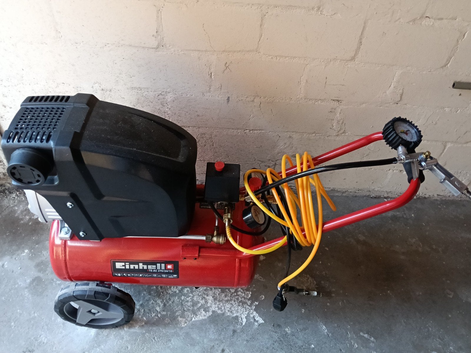 Einhell TE-AC 270/24/10 Compressor - Zo goed als nieuw, Doe-het-zelf en Verbouw, Ophalen, 10 bar of meer, Zo goed als nieuw, 25 tot 100 liter