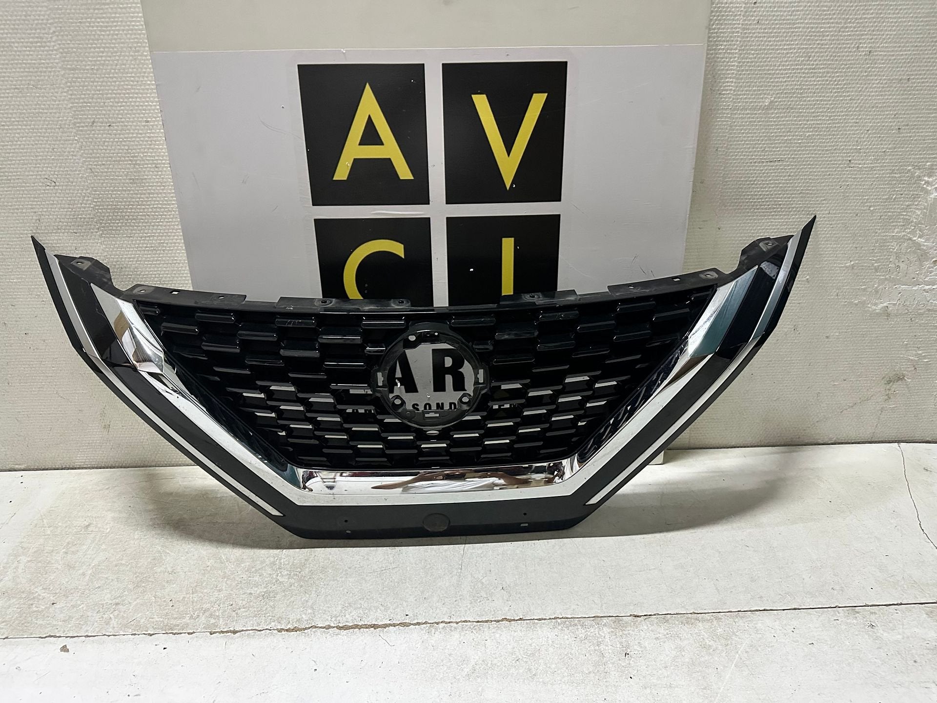 Nissan Qashqai III J12 Grille Grill 62310-6UA origineel, Auto-onderdelen, Gebruikt, -, -, Ophalen of Verzenden