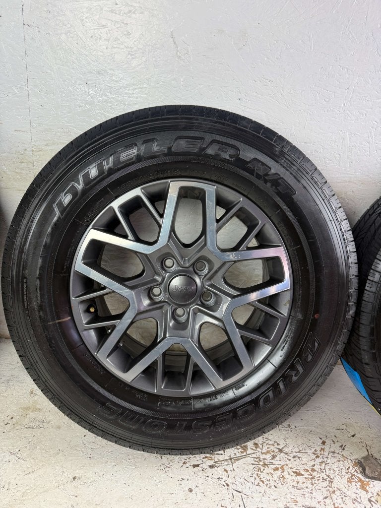 5X Originele Jeep wrangler JL JK velgen 18" 5x127 nieuw!, Auto-onderdelen, Banden en Velgen, Niet ingevuld, 18 inch, Gebruikt