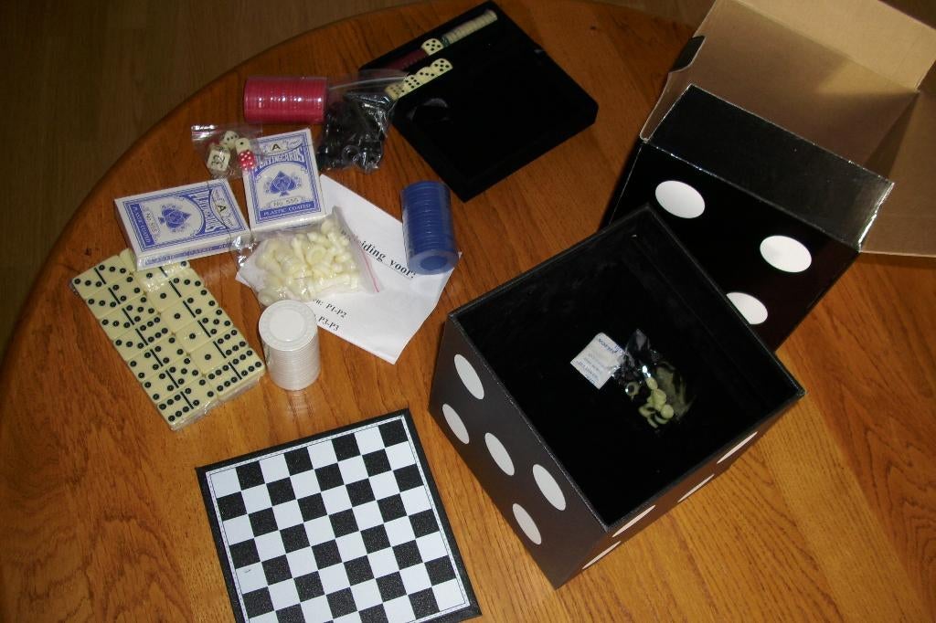 dobbelsteen met 6 spellen, Ophalen of Verzenden, Nieuw