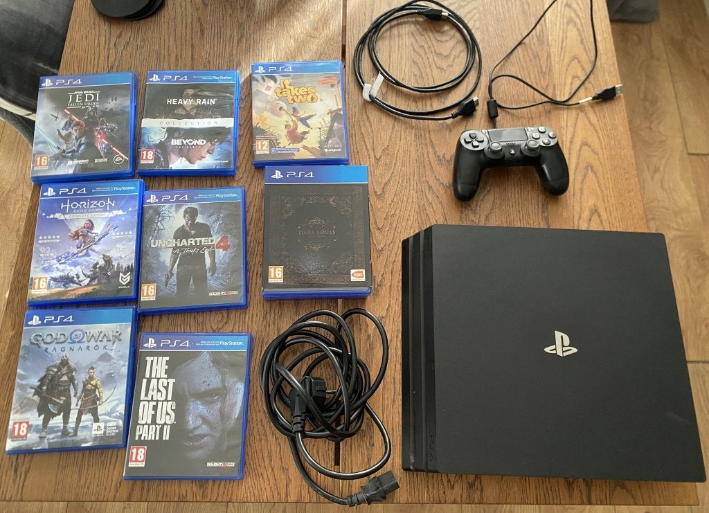 PlayStation 4 Pro met controller en 8 games, Ophalen, Met games, Zo goed als nieuw, 1 TB