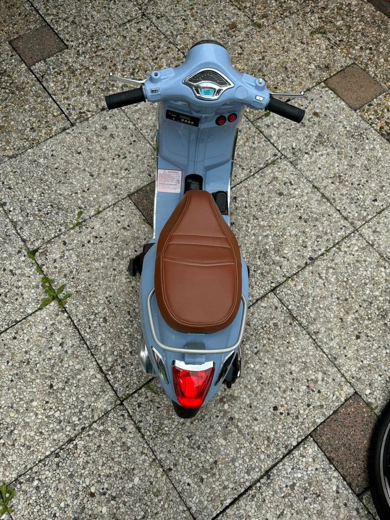 Vespa Sprint look-a-like kinder scooter, Fietsen en Brommers, Ophalen of Verzenden, Zo goed als nieuw, Maximaal 25 km/u, Overige modellen