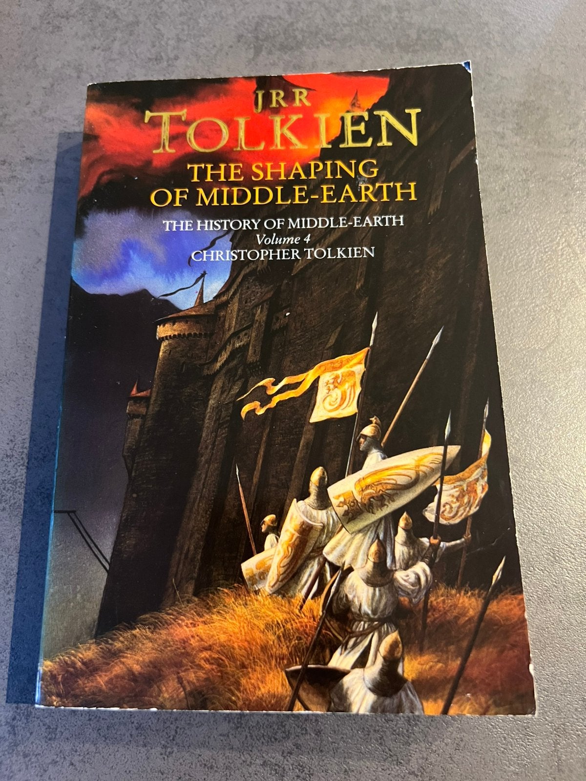 J R R Tolkien The Shaping of Middle Earth, Ophalen of Verzenden, Zo goed als nieuw