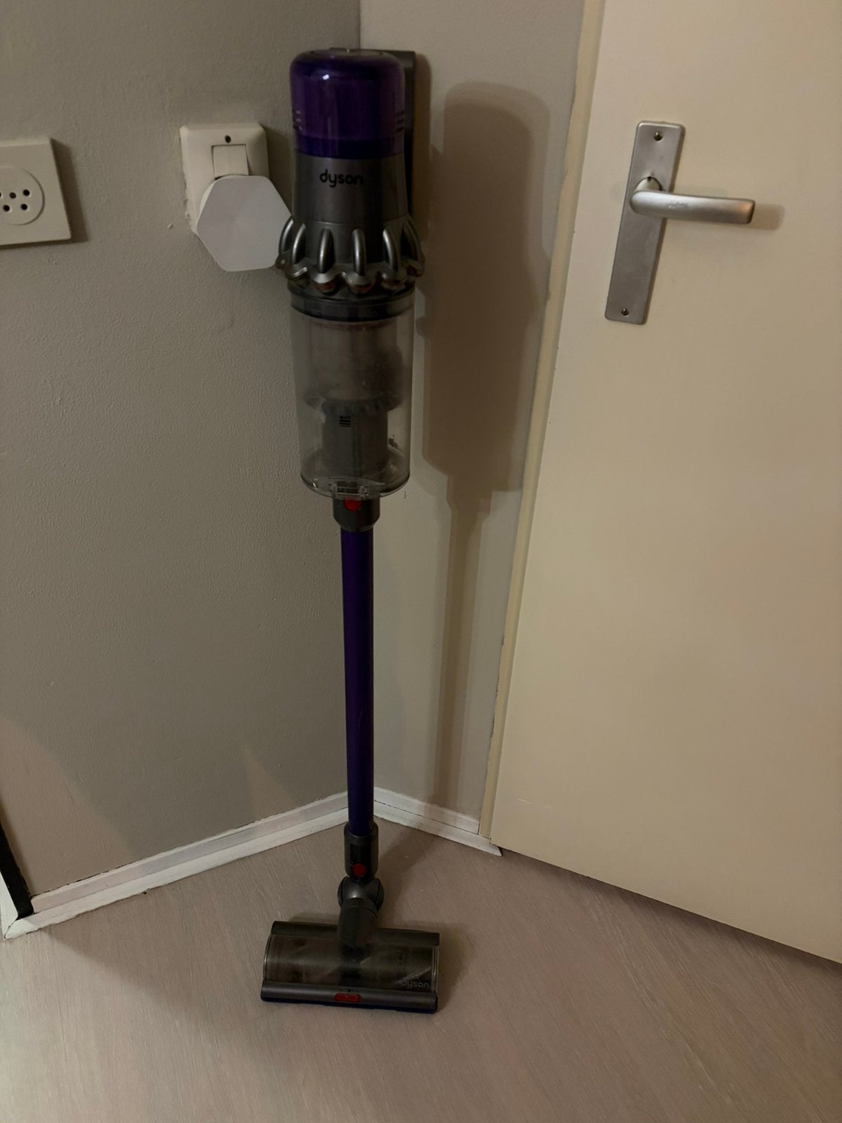 Dyson steelstofzuiger, Witgoed en Apparatuur, Ophalen, Gebruikt, Steelstofzuiger, Dyson