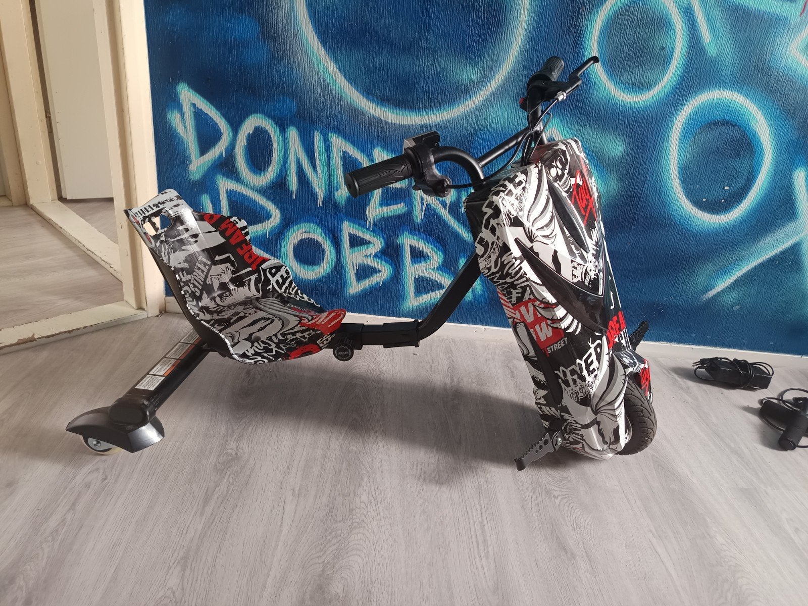Stoere Driftbike - Elektrisch - Zwart/Wit/Rood, Fietsen en Brommers, Fietsen | Crossfietsen en BMX, Gebruikt, 16 tot 20 inch, Staal