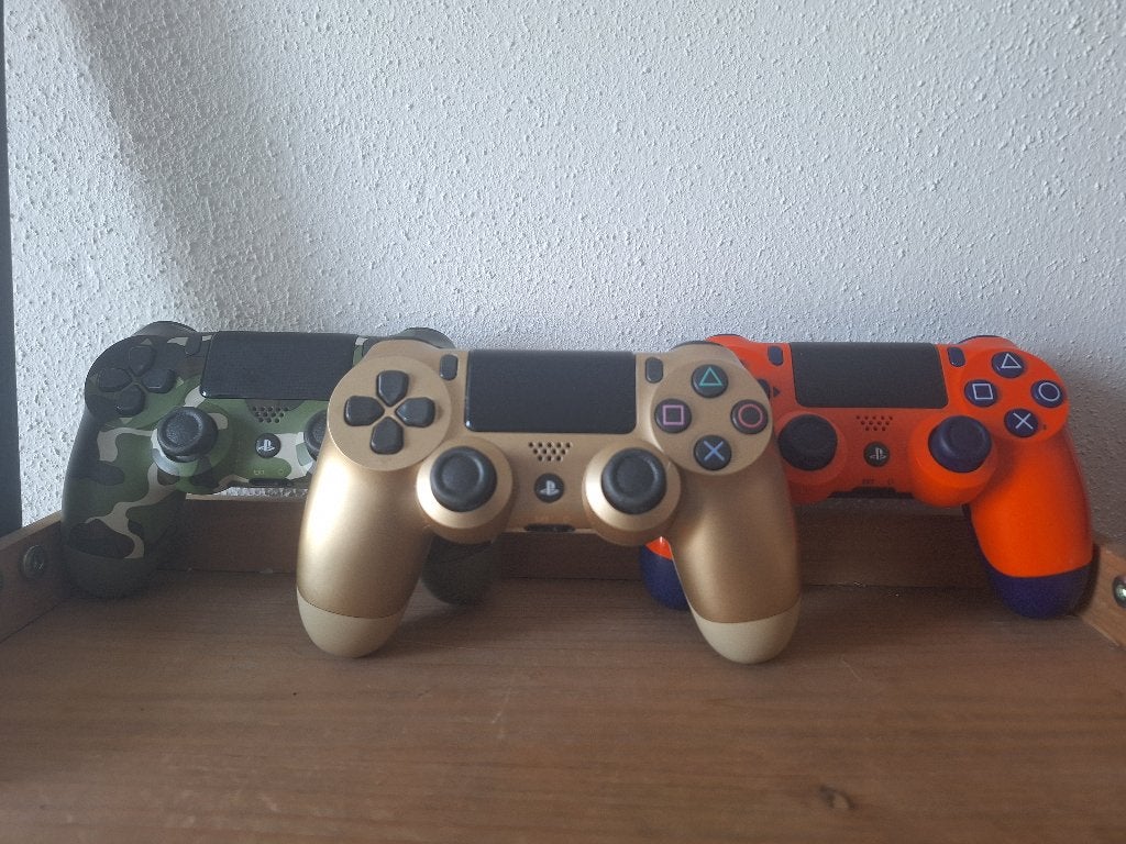 3 x originele playstation 4 V2 special controllers, Ophalen of Verzenden, Zo goed als nieuw, Controller, PlayStation 4