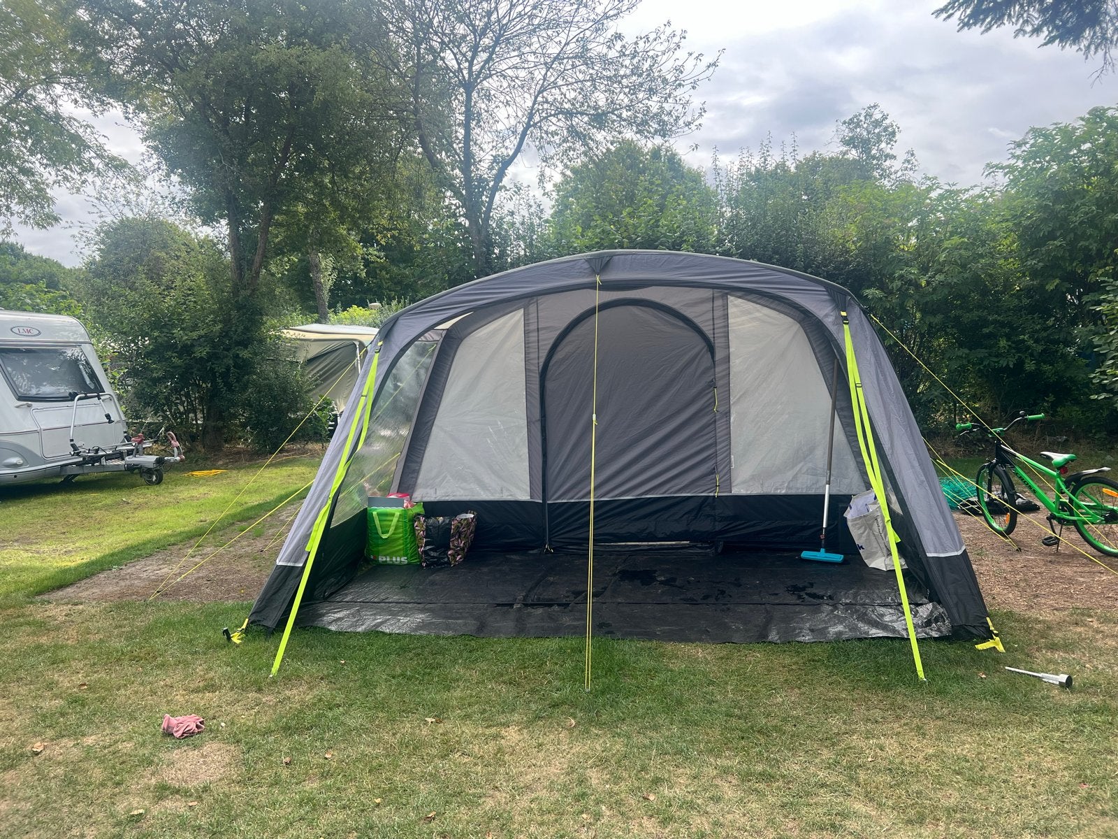 Kampa hayling 6 air, Caravans en Kamperen, Tenten, Ophalen, Zo goed als nieuw, Tot en met 6