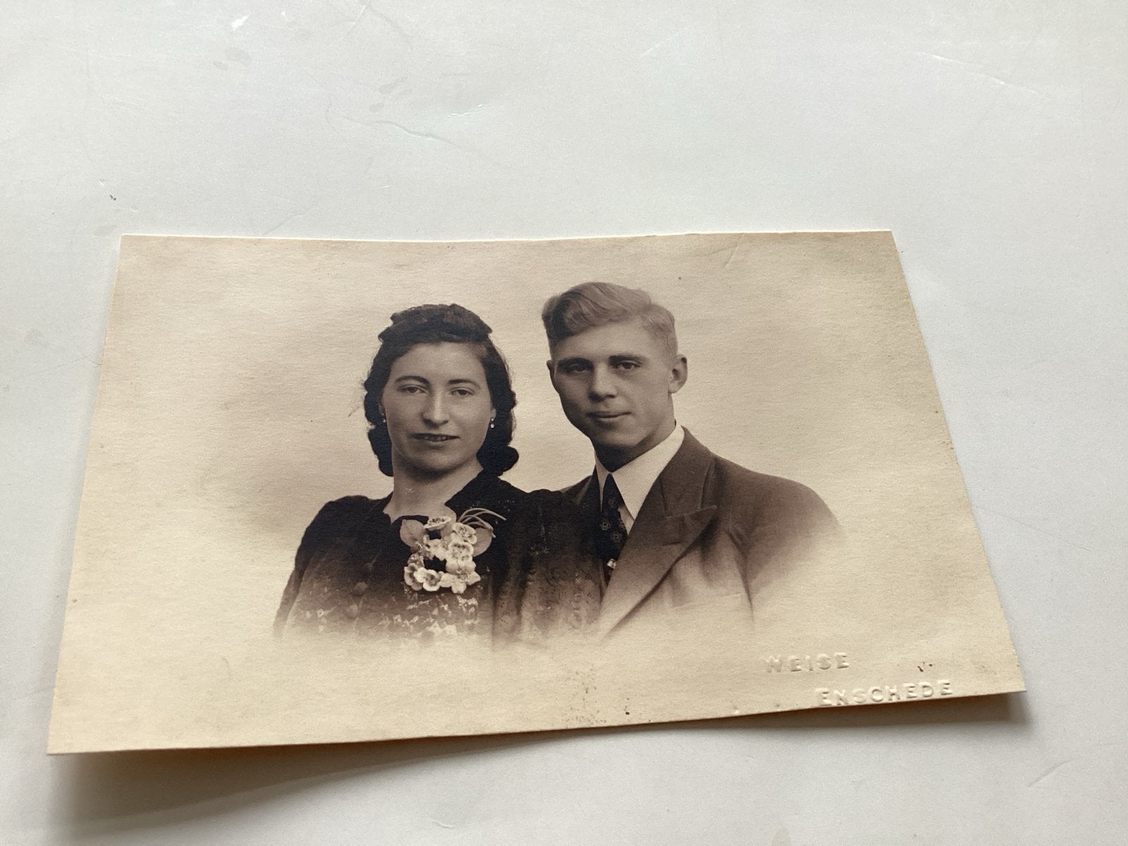 Vintage foto van stel, 13 oktober 1940, Enschede 9x13 cm, Gebruikt, Foto, Ophalen of Verzenden, Voor 1940
