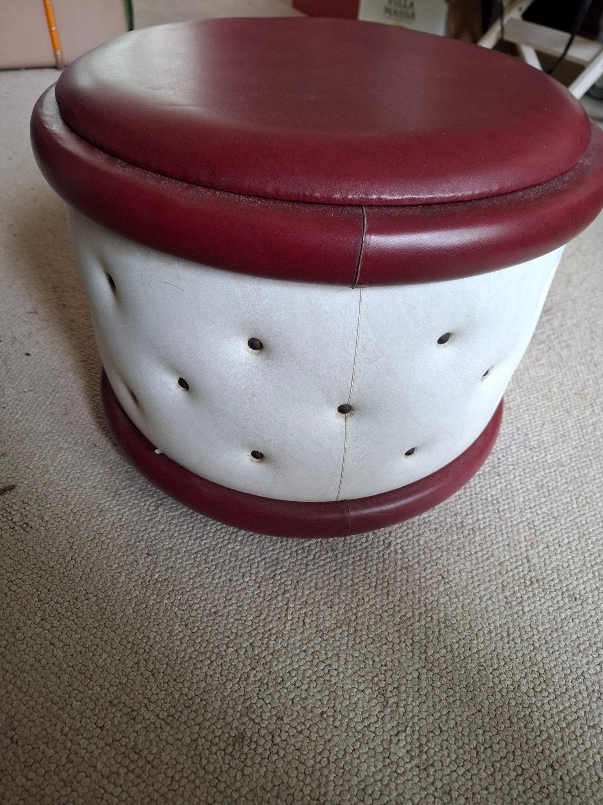 Vintage poef, Ophalen
