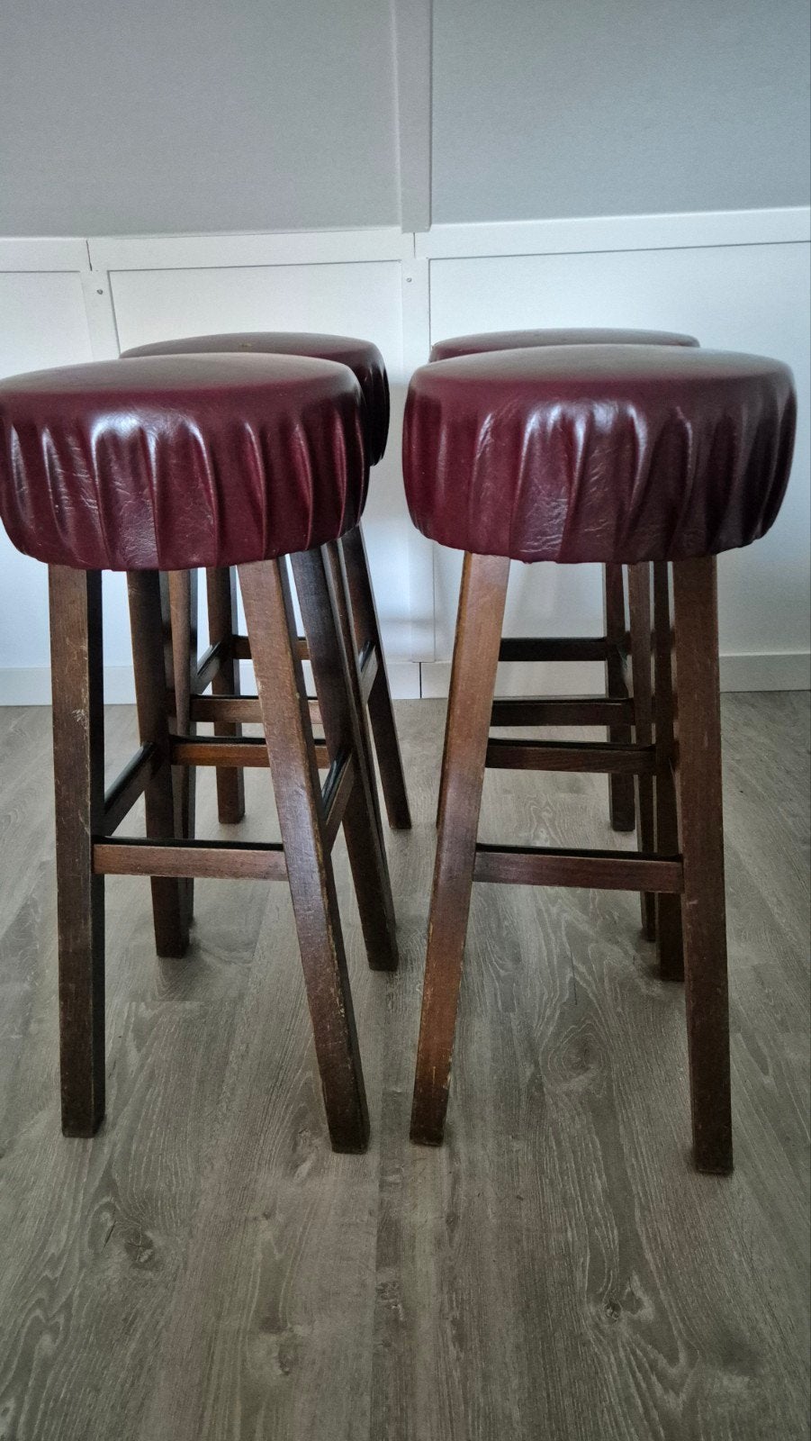 Barkrukken 4 stuks, Ophalen, Gebruikt, 60 tot 90 cm, Hout