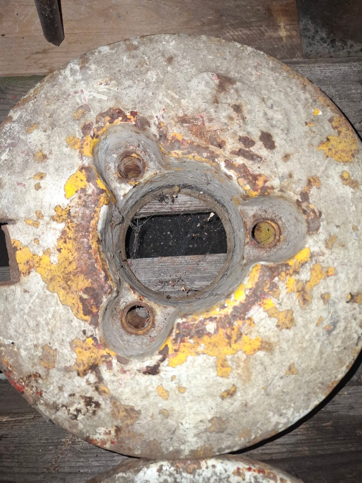 Gutbrod tractor wielgewichten, Ophalen